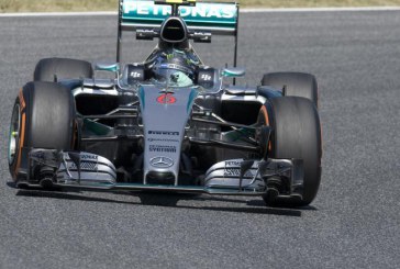 Mercedes lidera los primeros libres de Montmeló
