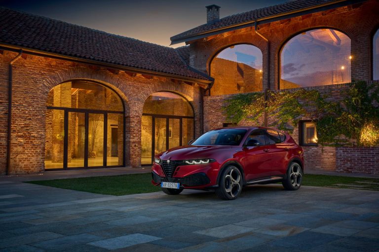 Alfa Romeo Tonale 2026: renovación del SUV compacto electrificado